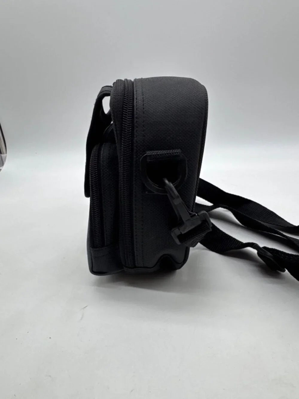 Lowepro VS 30 Black Compact Camera Bag With Adjustable Strap & Zippered Compartm